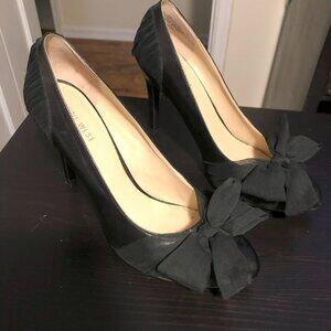 Nine West 8.5 Black Leather with bow embellished toe and heel